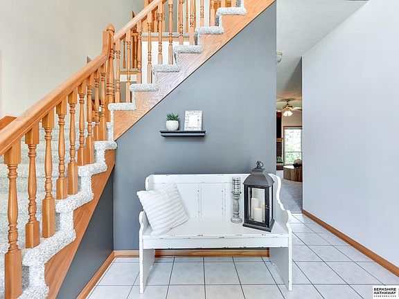5th image of 654 Caribou Cir