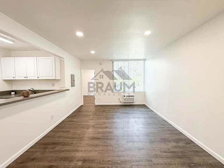 5611 FULCHER PROPERTY, LLC — Photo 10