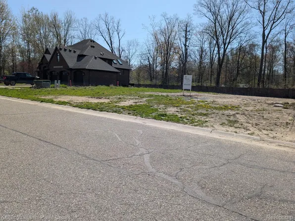 37898 Trillium Pl, Harrison Township, MI 48045