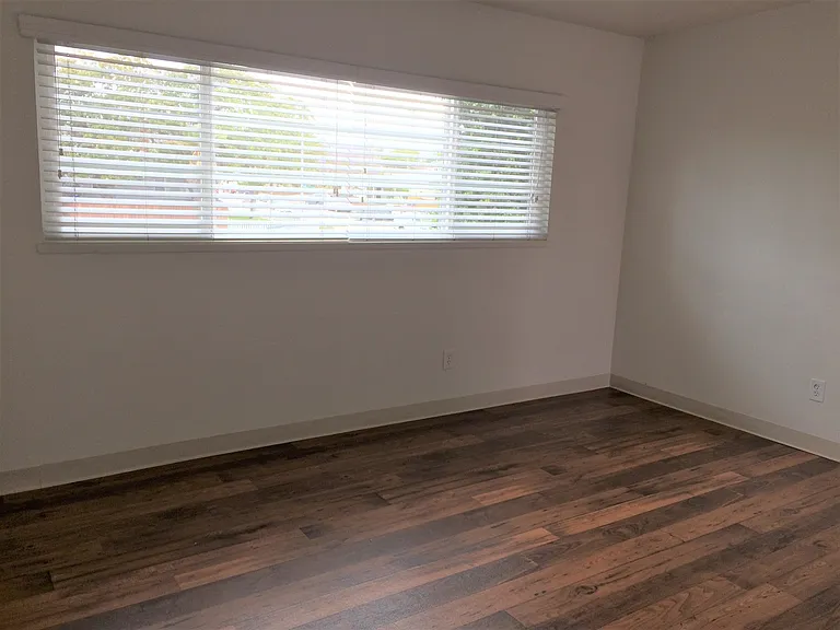 1465 Grand Ave — Photo 54