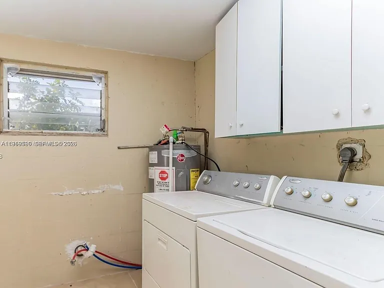 5820 NW 14th Ct — Photo 13