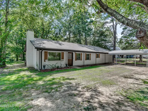 121 Melrose Cir, Florence, MS 39073