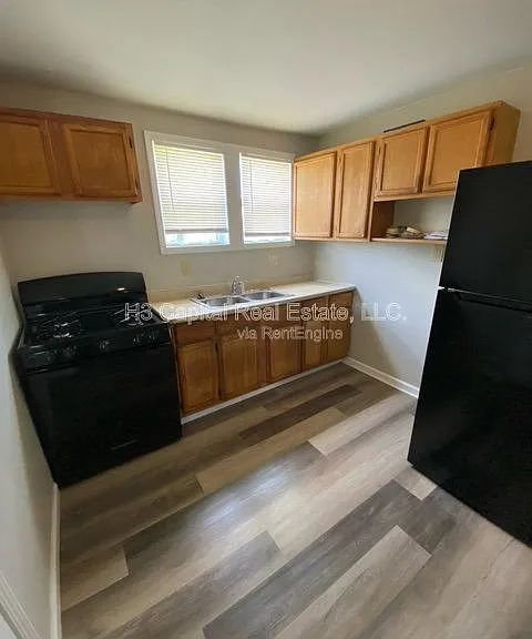 1693 Market St — Photo 20