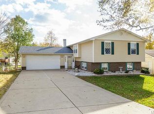 10 Elmdale Ln, Saint Peters, MO 63376