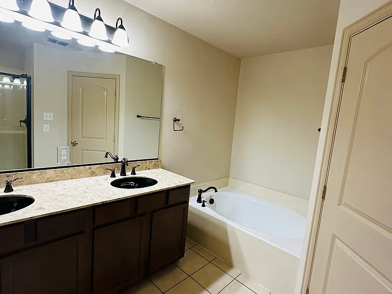2249 Salado Dr — Photo 26