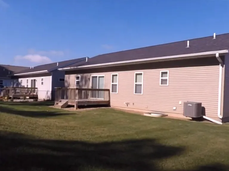 2054 Mackinaw Dr — Photo 11
