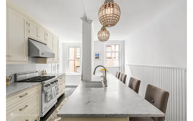 Sold by Douglas Elliman | media 15
