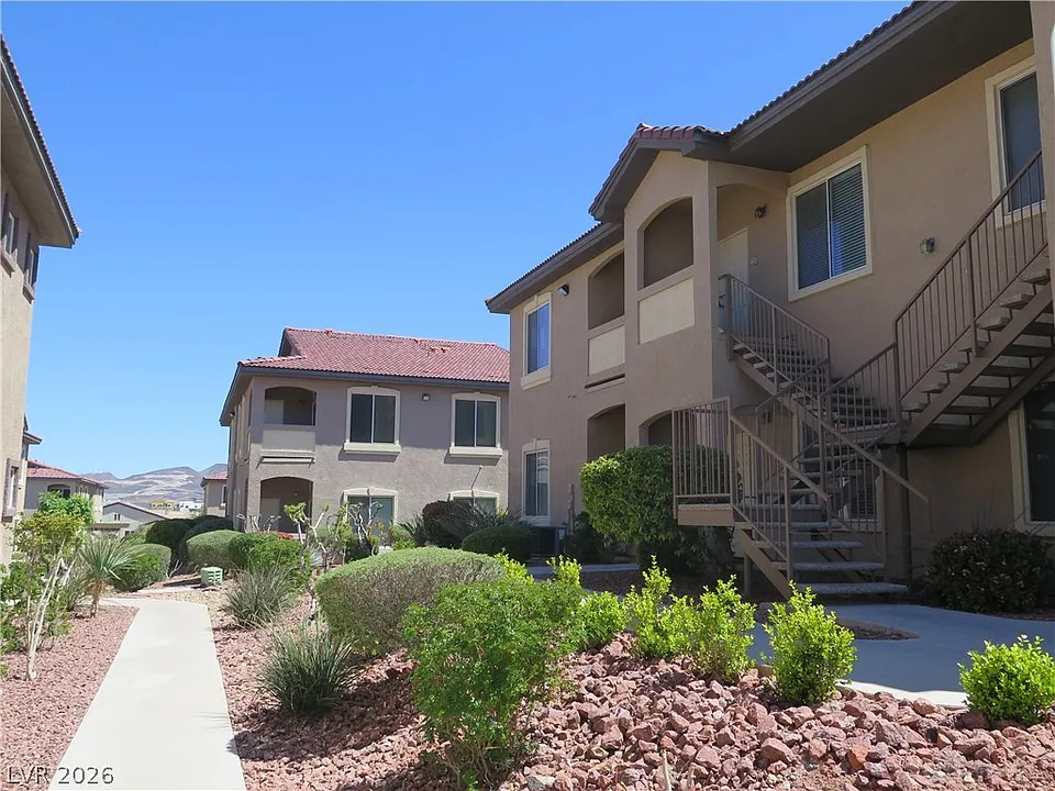 2305 W Horizon Ridge Pkwy #2224