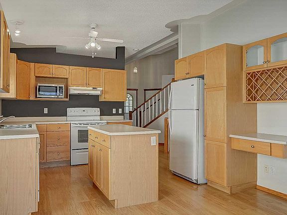 3rd image of 10309 74th Ave