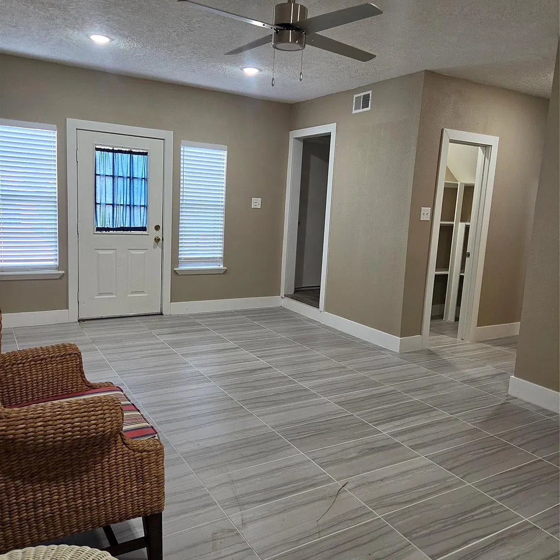 1 bed, 1008 sqft, $1,200 — Photo 4