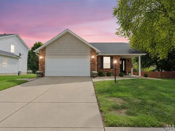58 Julie Dr, Glen Carbon, IL 62034