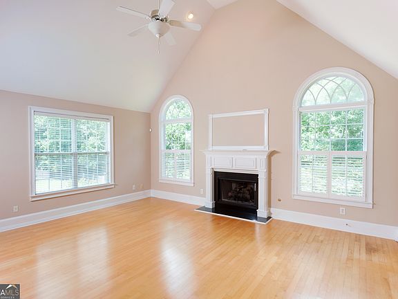 4th image of 8008 Revere Dr