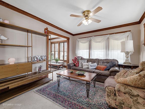 4th image of 3024 Calwagner St