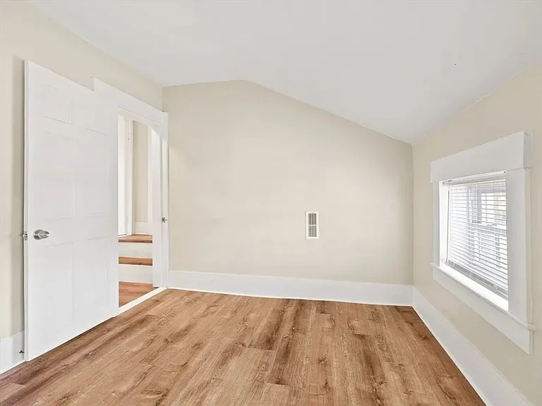 27-29 Kilby St — Photo 17