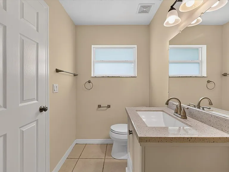 37 Pine Hill Ln #B — Photo 14