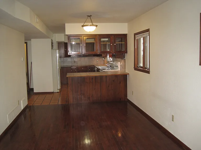 2143 Pine St #2 — Photo 3