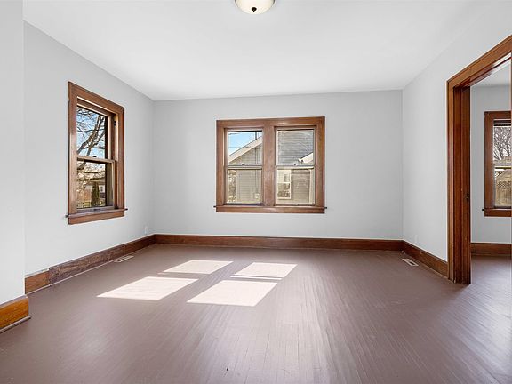 3rd image of 1257 Clover Ave