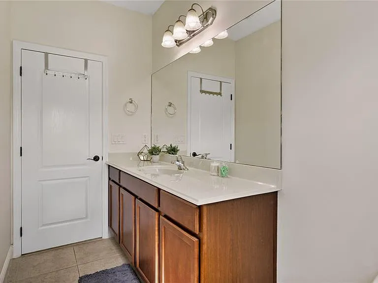 7603 S West Shore Blvd — Photo 40