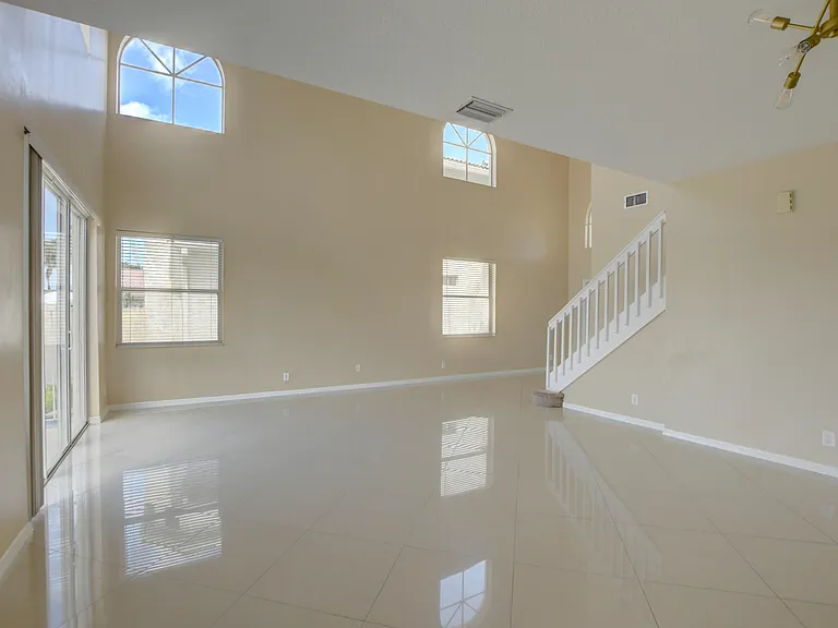 11073 Harbour Springs Cir — Photo 30