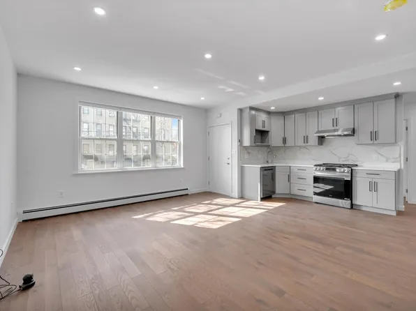 609 Ovington Avenue image 1 of 15