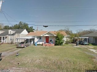 3170 East Dr, Groves, TX 77619