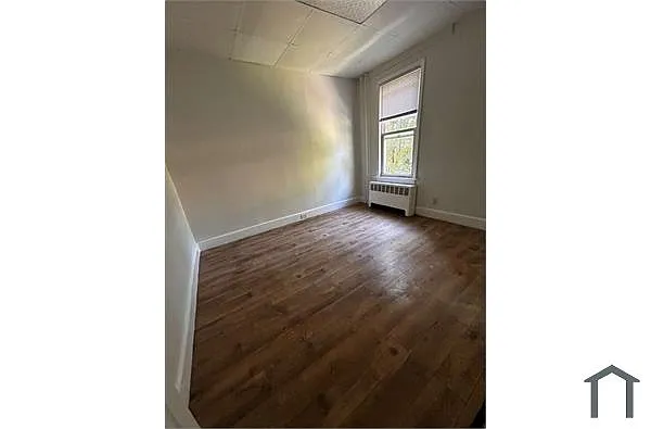 141 Voss Ave photo 1