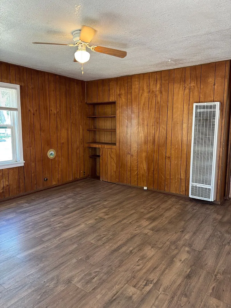 Now Available! Nice Quaint 1 Bedroom 1 Bath Home — Photo 3