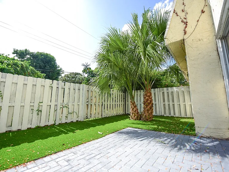 Pelican Pointe — Photo 20