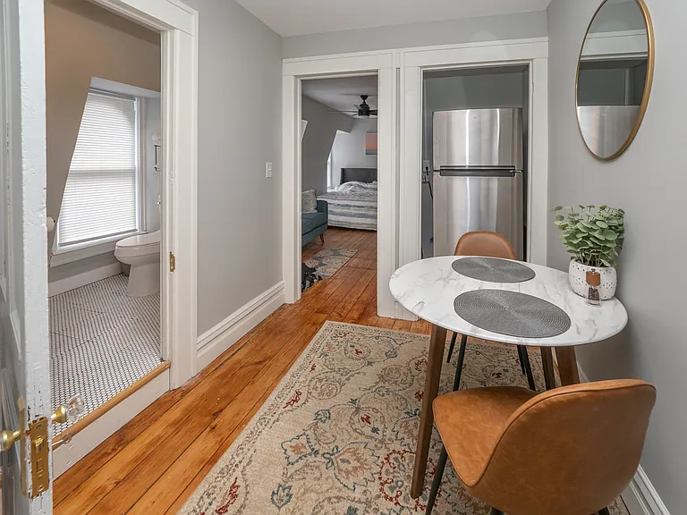 105 W Dutton St #D — Photo 2