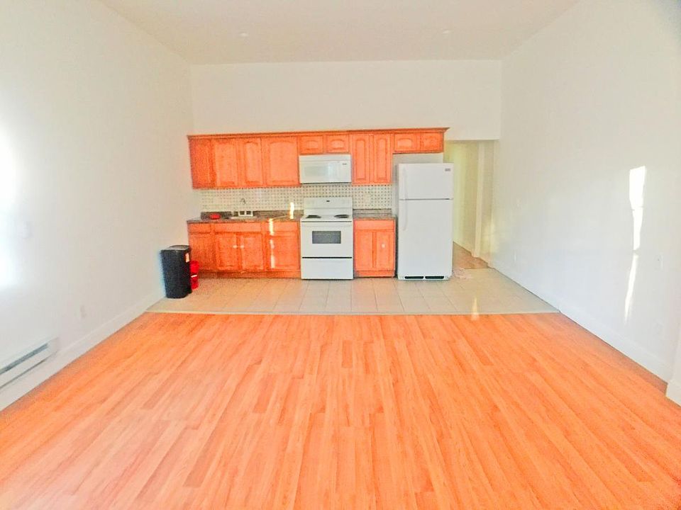 1st image of 2317 E Somerset St #1