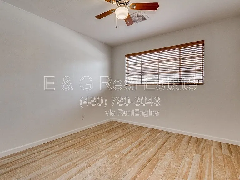 1308 W 6th St — Photo 15