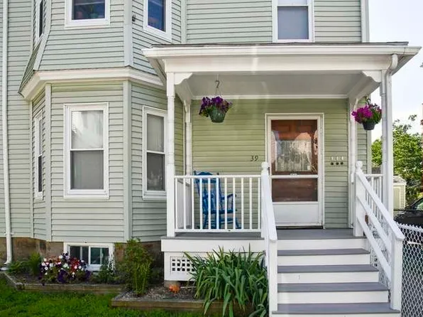 39A Goldsmith St #3, Jamaica Plain, MA 02130