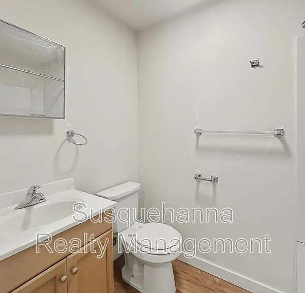 171 E Derry Rd #1 — Photo 8