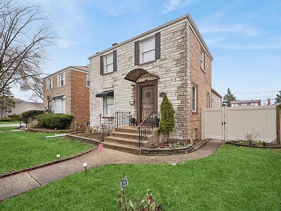2nd image of 2455 Rhodes Ave