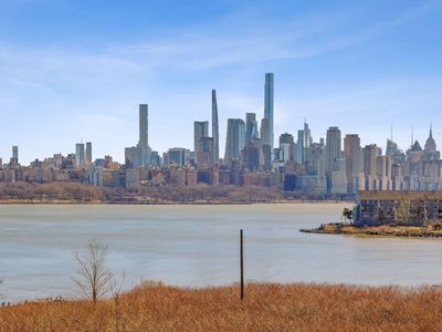 3 Somerset Ln Unit 404, Edgewater, NJ, 07020