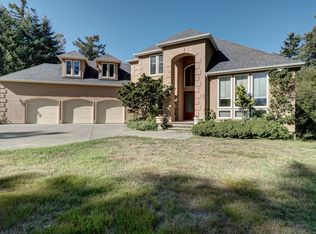 241 Island Blvd, Fox Island, WA 98333