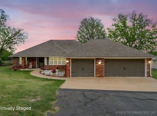 5455 S Robert Girten Rd, Chelsea, OK 74016