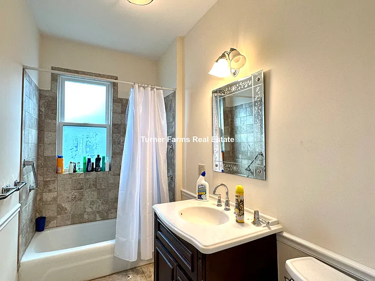 72 Roseclair St #2R — Photo 18