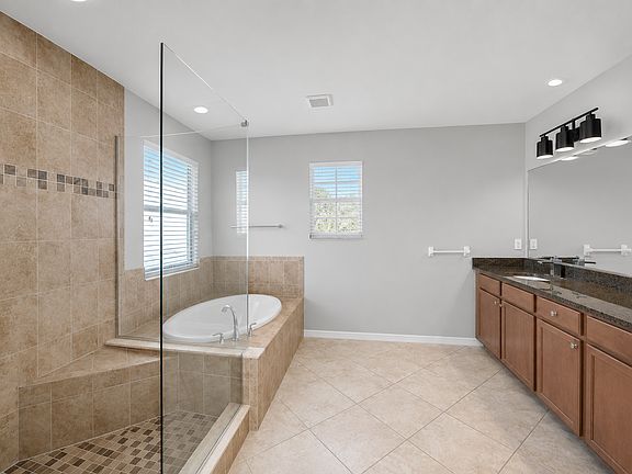 4th image of 11695 Breadfruit Ln