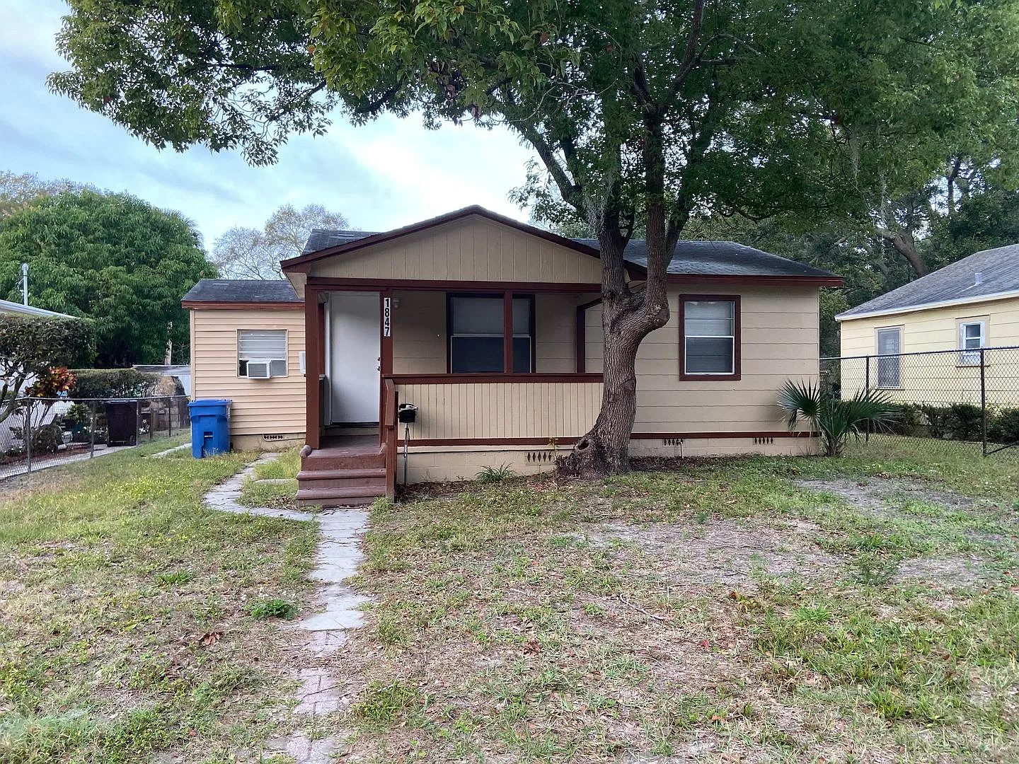 Price Reduced - Beautifully Renovated 3-Bedroom Home For Rent In St. Petersburg — Photo 1