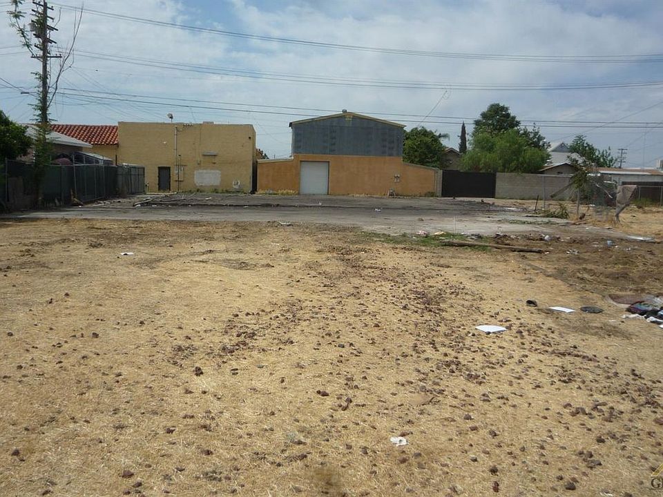 1st image of 461 Lake St