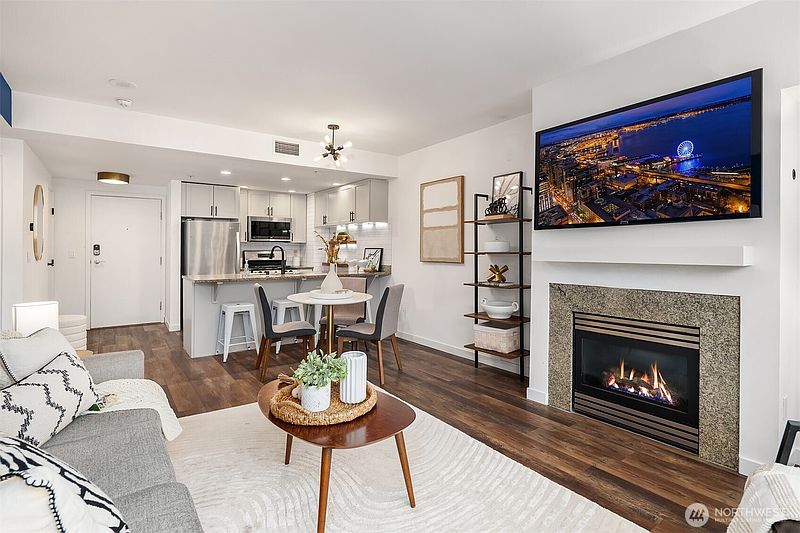 4th image of 1420 Terry Avenue #603