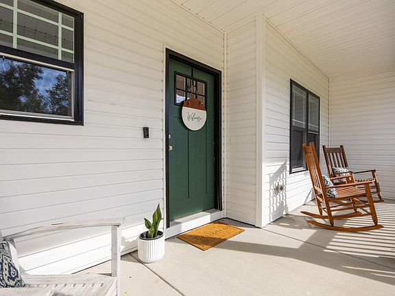 4th image of 124 Shagbark Ln