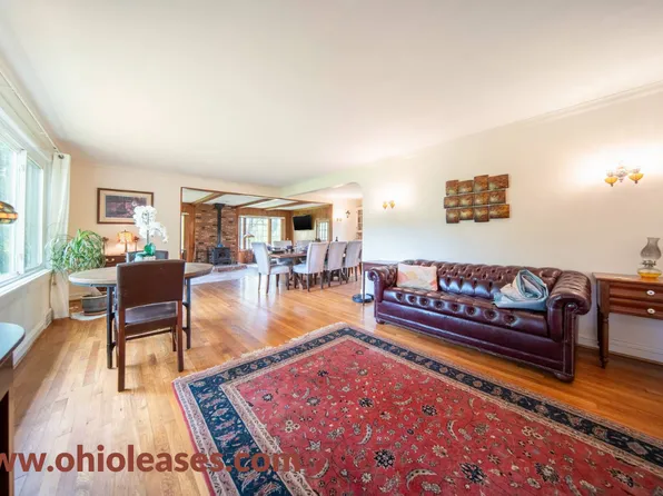 9390 Kinsman Rd, Novelty, OH 44072