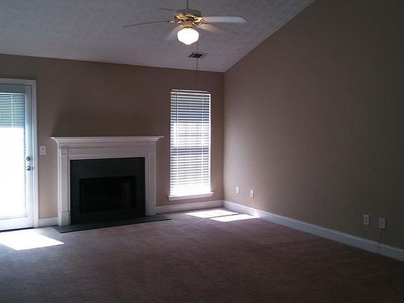 3rd image of 4901 Kensington Park Dr