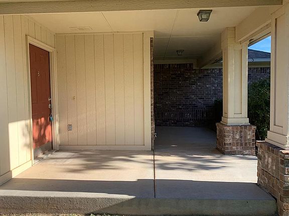 3rd image of 15808 Windstop Ct