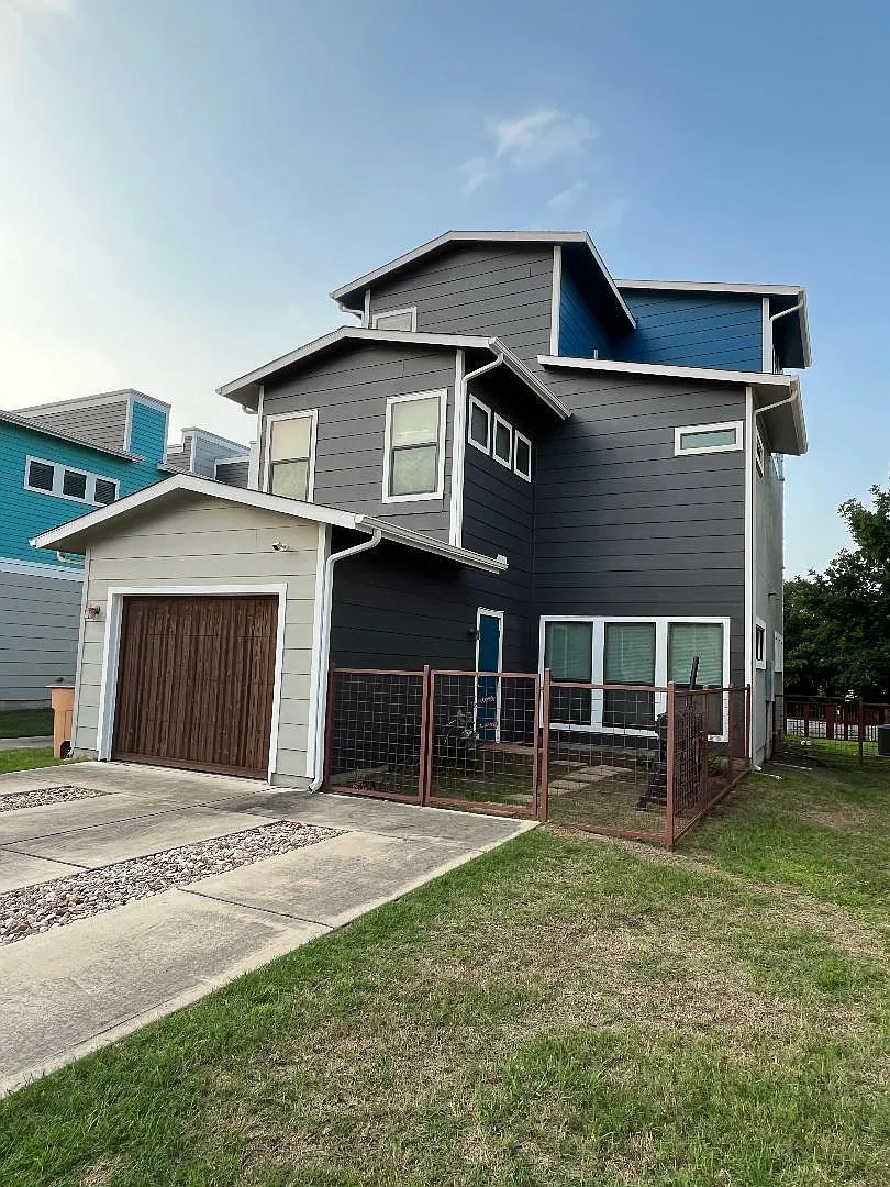 3 bed, 2077 sqft, $2,975 — Photo 3