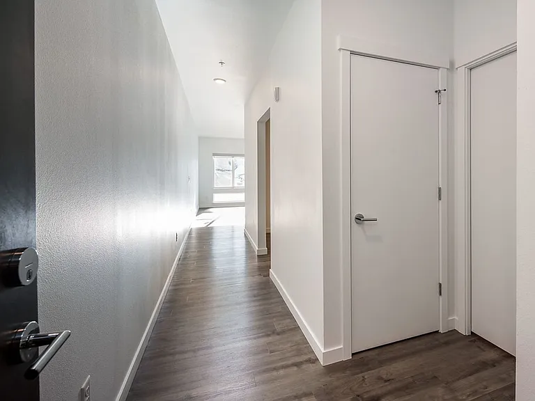 54 Woodstock Apartments~ Great Location ~Vibrant Neighborhood — Photo 32