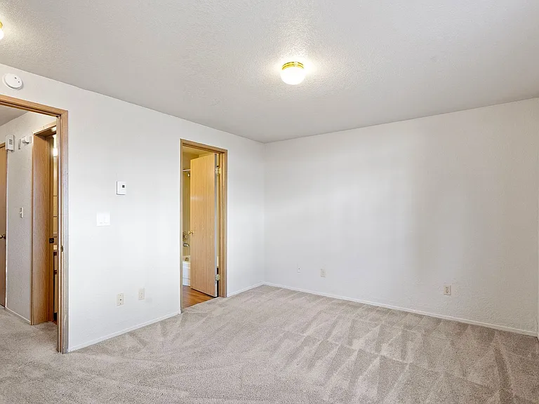 Heron View Apartment Homes — Photo 6