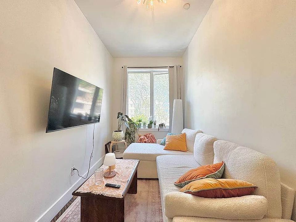 1st image of 194 Scholes St #4F